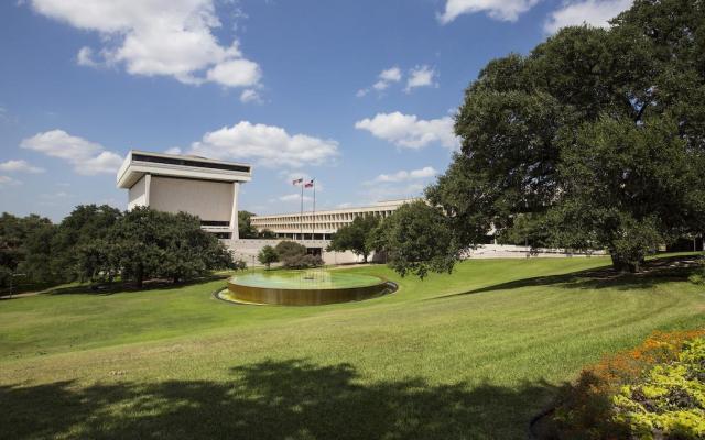 LBJ Library photo by Jay Godwin #DIG13910_029.
